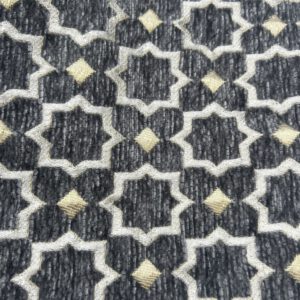 Zahra Cendre – Handgefertigte Brokattasche in Mittelgrau mit creme-goldenem Muster, Boho Nomad Collection aus Marokko