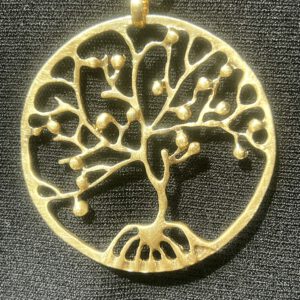 La Vida Amulette Detailaufnahme Lebensbaum in gold