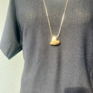 Goldene Herzkette mit sanft abgerundetem Anhänger – Modell „Corazón Dorado“, ca. 80 cm lang, nickelfrei