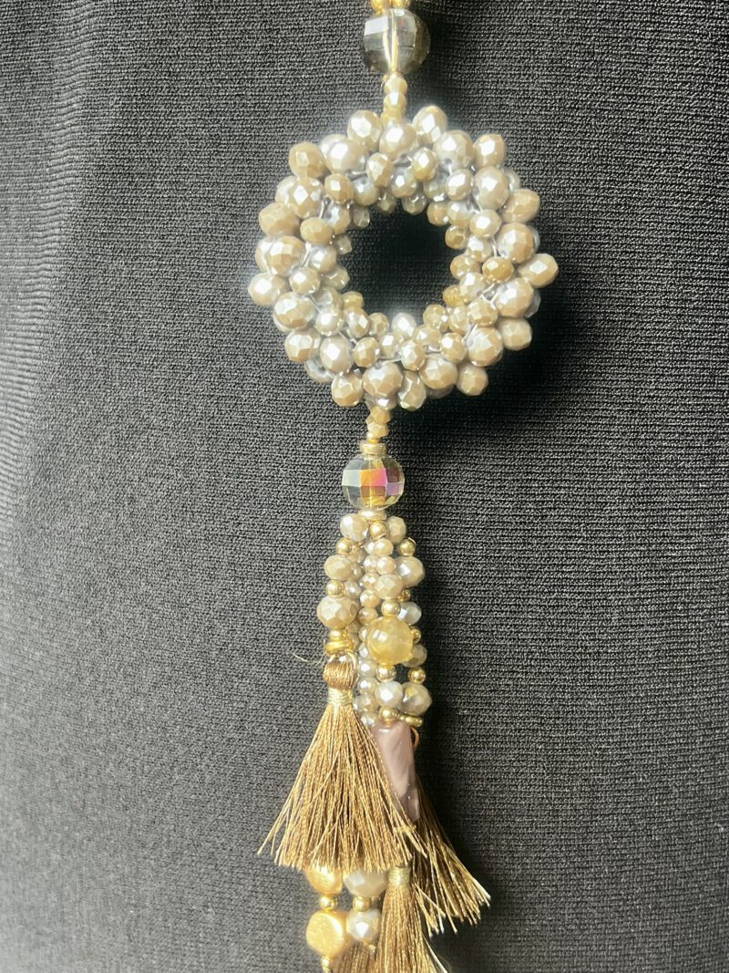 Boho-Kette mit Perlenring und Quasten in Goldoptik